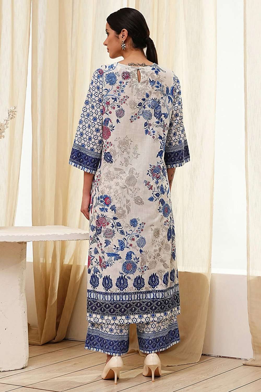 Off-White and Blue Cotton Straight Suit Set image number 4