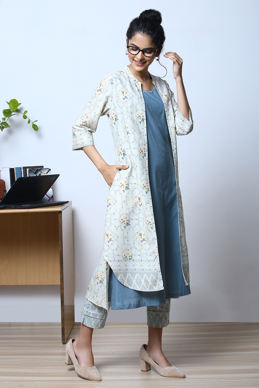 Blue Cotton Open Front Kurta image number 5