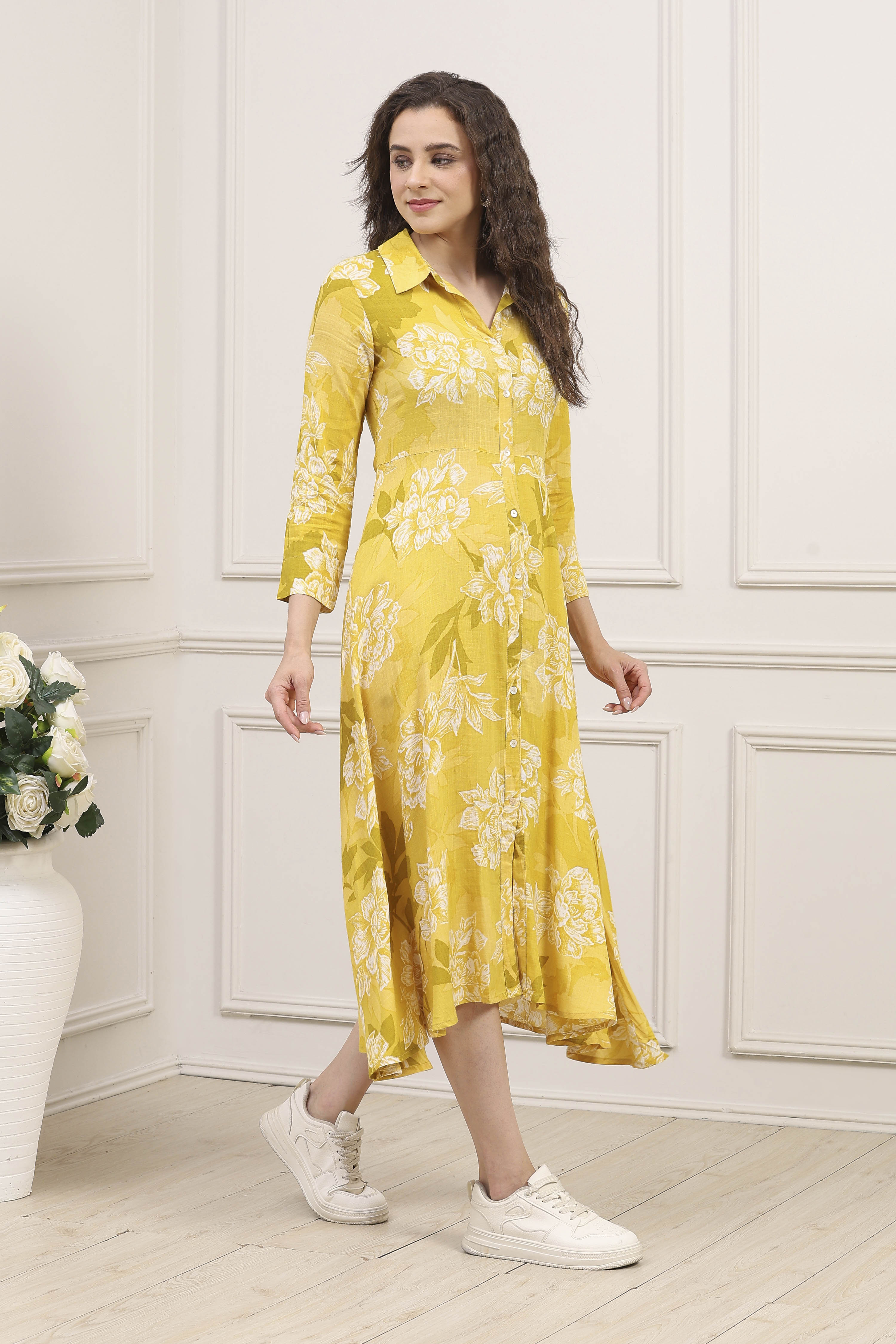 Olive Rayon Printed Straight Dress image number 4