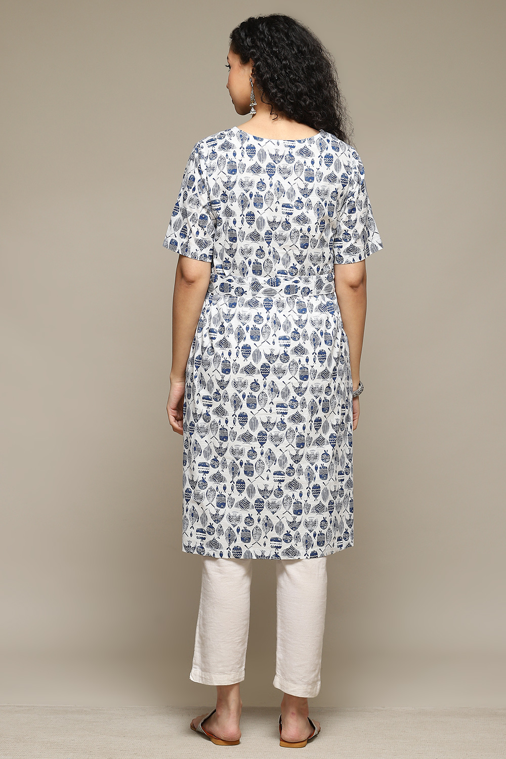 Coral Red Rayon Straight Printed Kurta image number 3