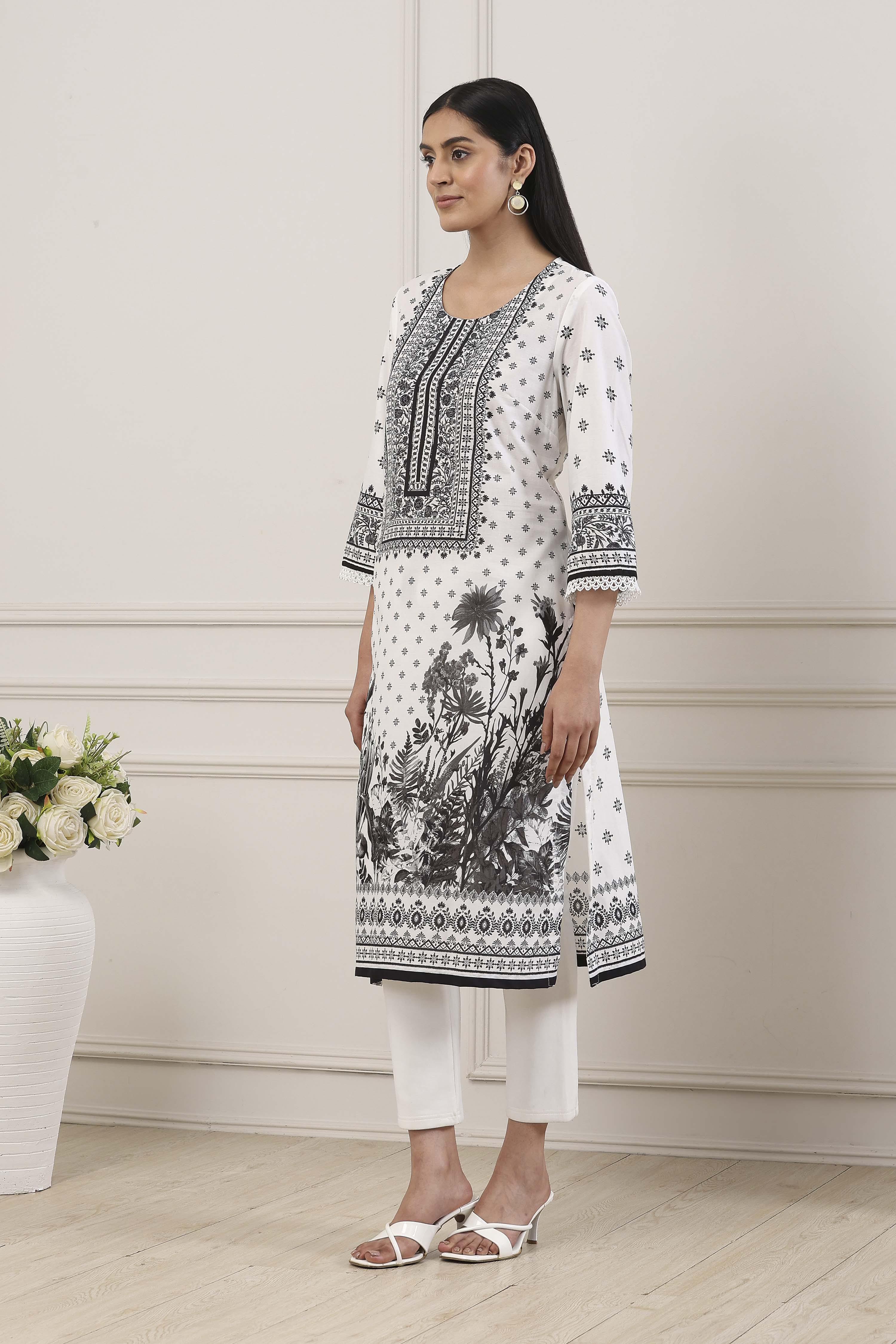 Blue Cotton Ethnic Motifs Printed Straight Kurta image number 2