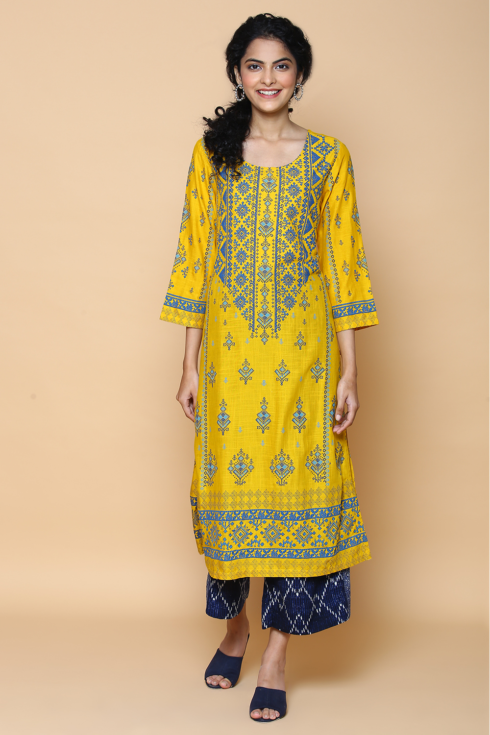 Mustard Rayon Straight Printed Kurta image number 0