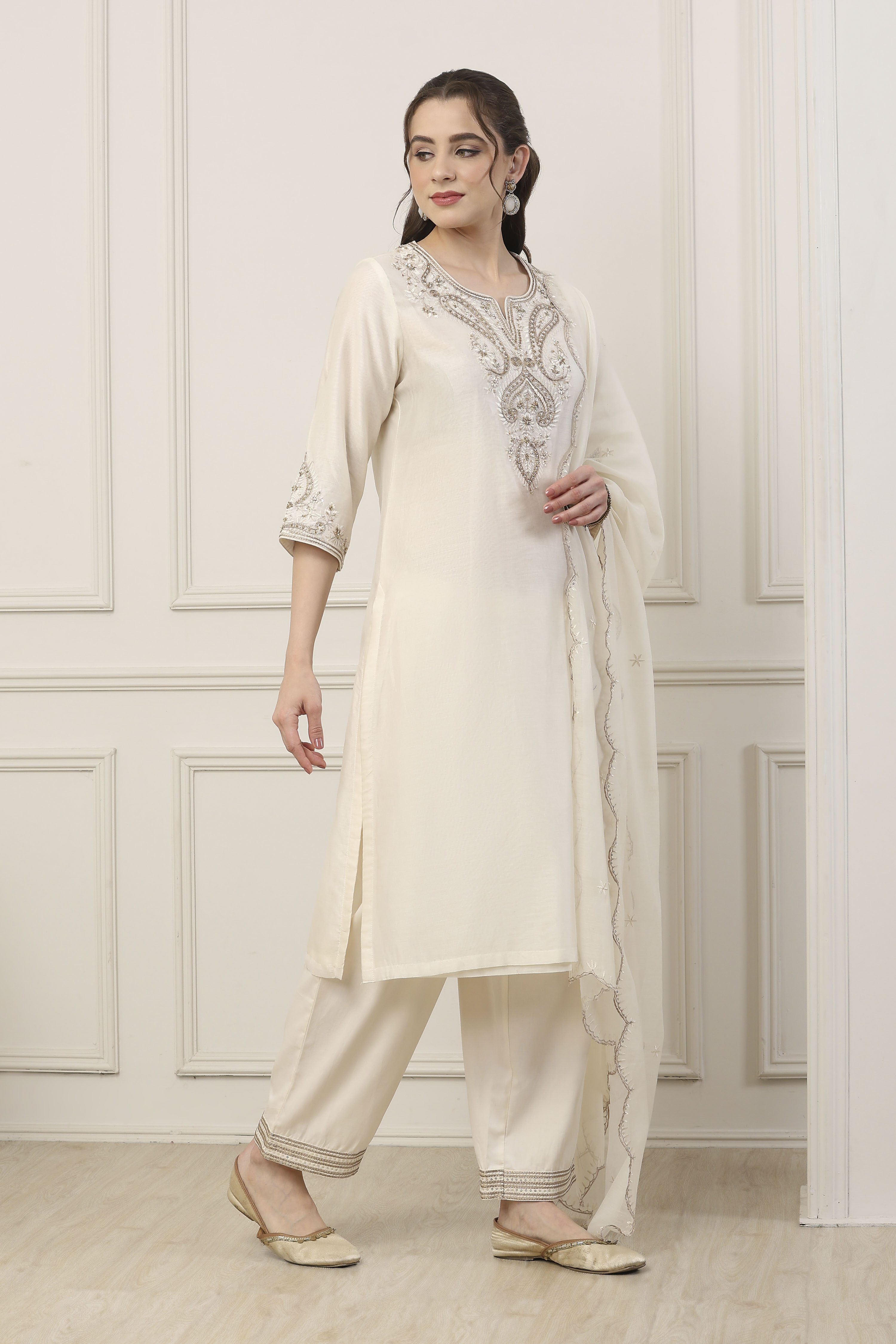 White Silk Chanderi Straight Suit Set image number 5