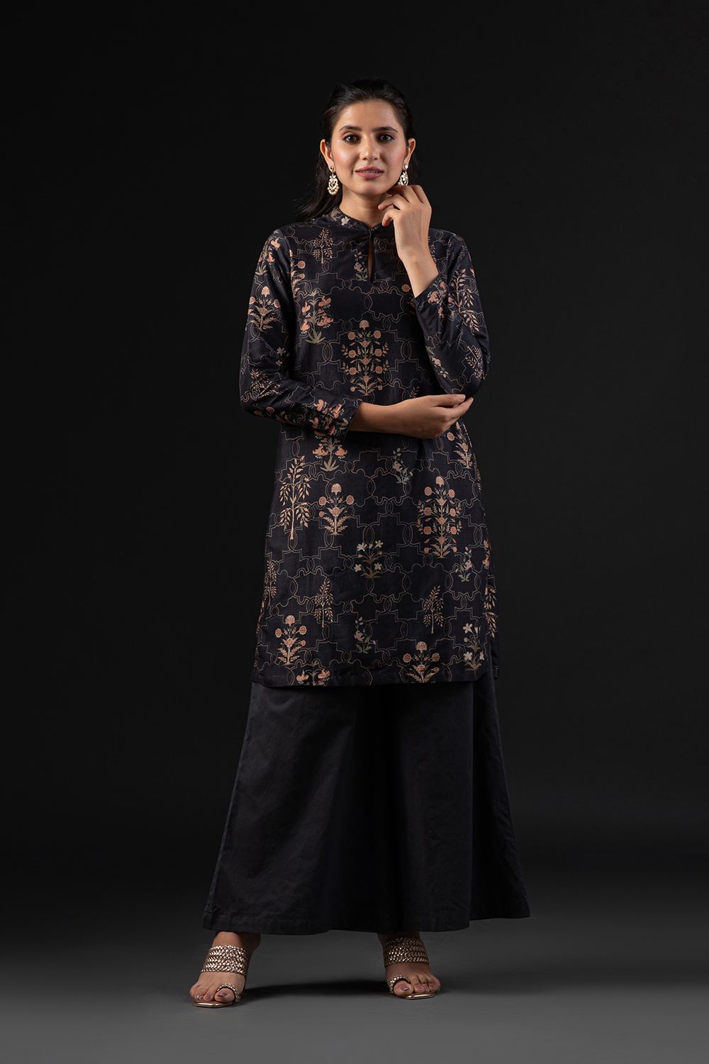 Rohit Bal Black Cotton Silk Straight Printed Kurta Set image number 8