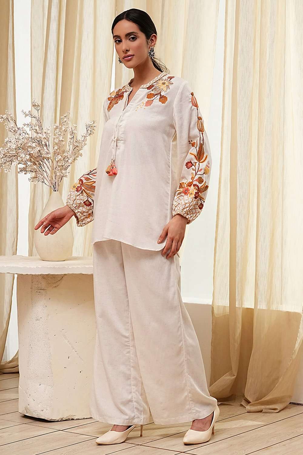 Natural Viscose Blend Straight Embroidered Fusion Set image number 3