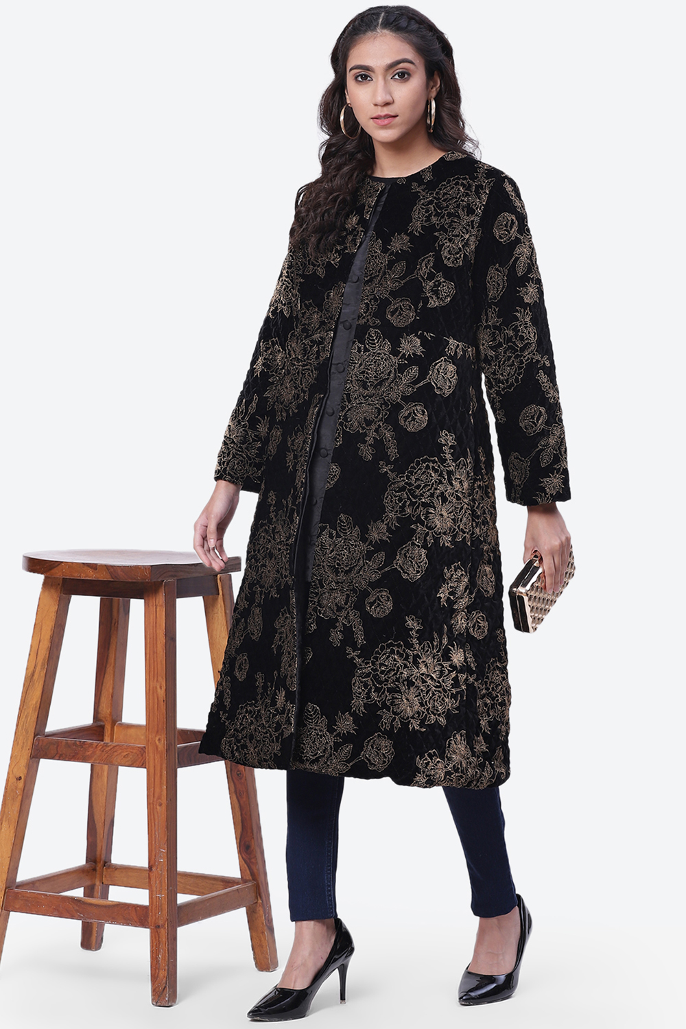 Black Straight Floral Printed Velvet Coat image number 5