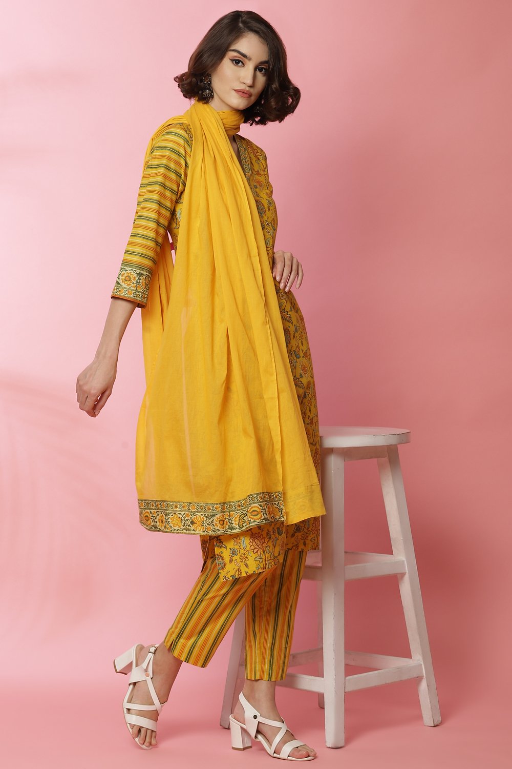 Mustard Cotton Straight Kurta Slim Pant Suit Set image number 7