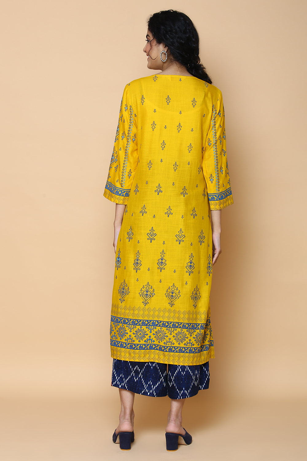 Mustard Rayon Straight Printed Kurta image number 5