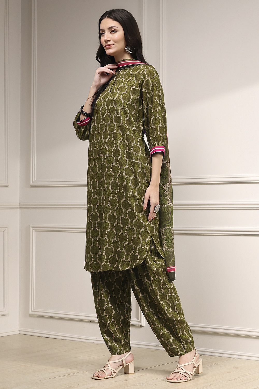 Indigo Blue Printed Straight Suit Set image number 3