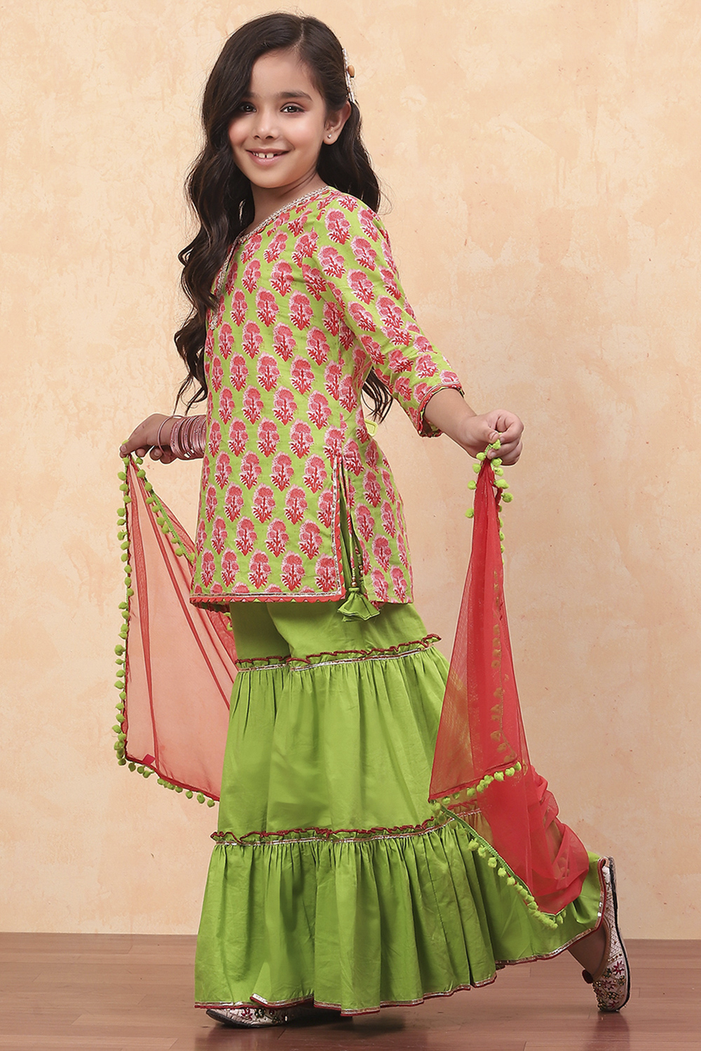 Green Cotton Floral Printed Straight Suit Set image number 6