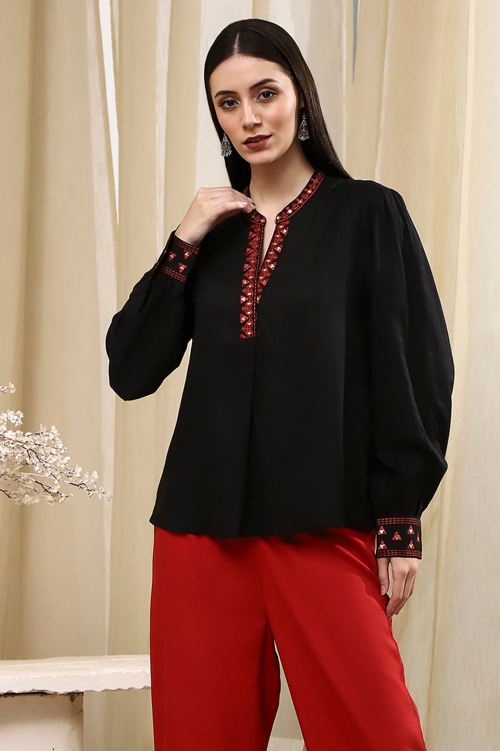 Black Solid Straight Top image number 0
