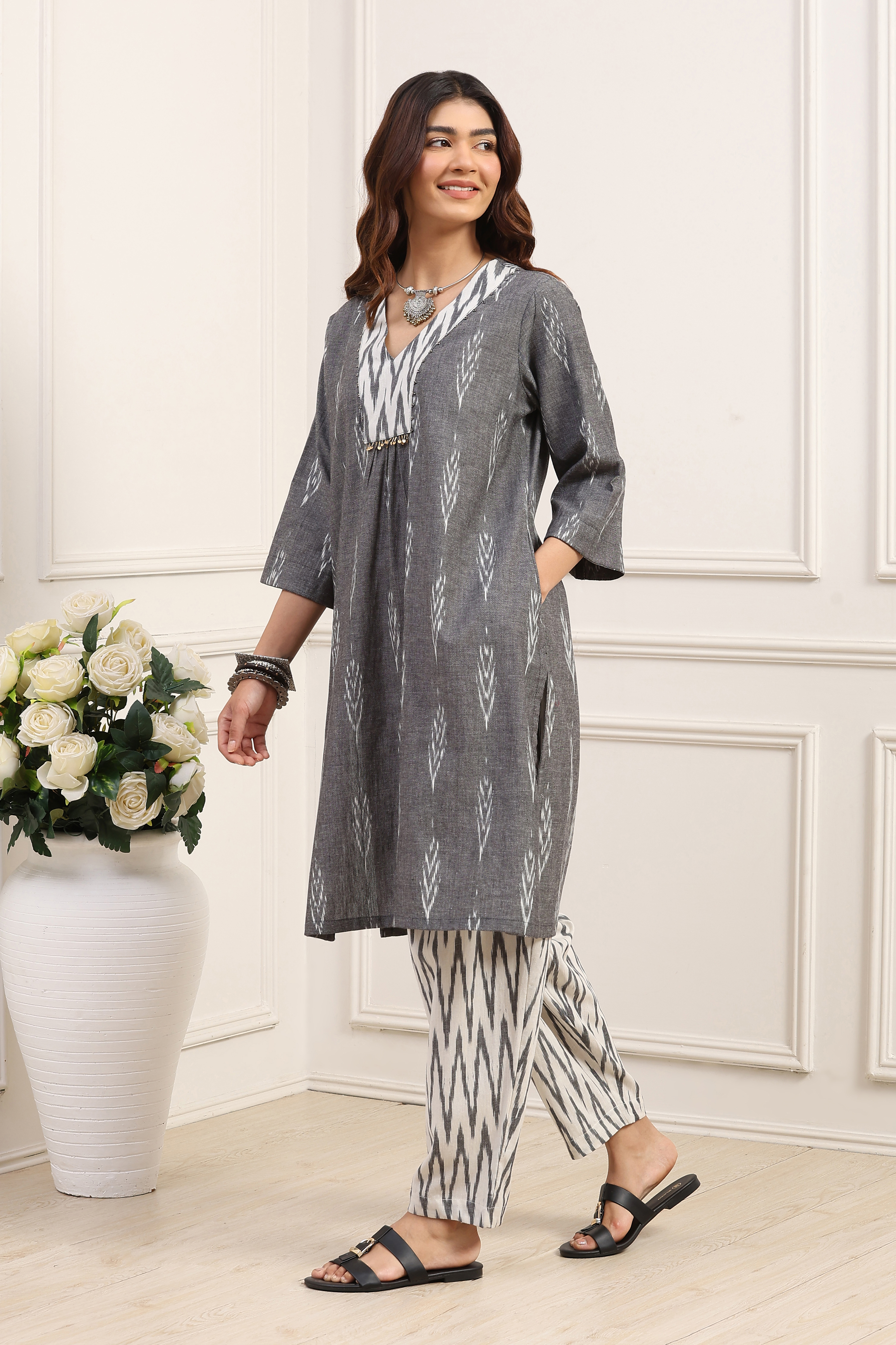 Grey Cotton Straight Suit Set image number 3