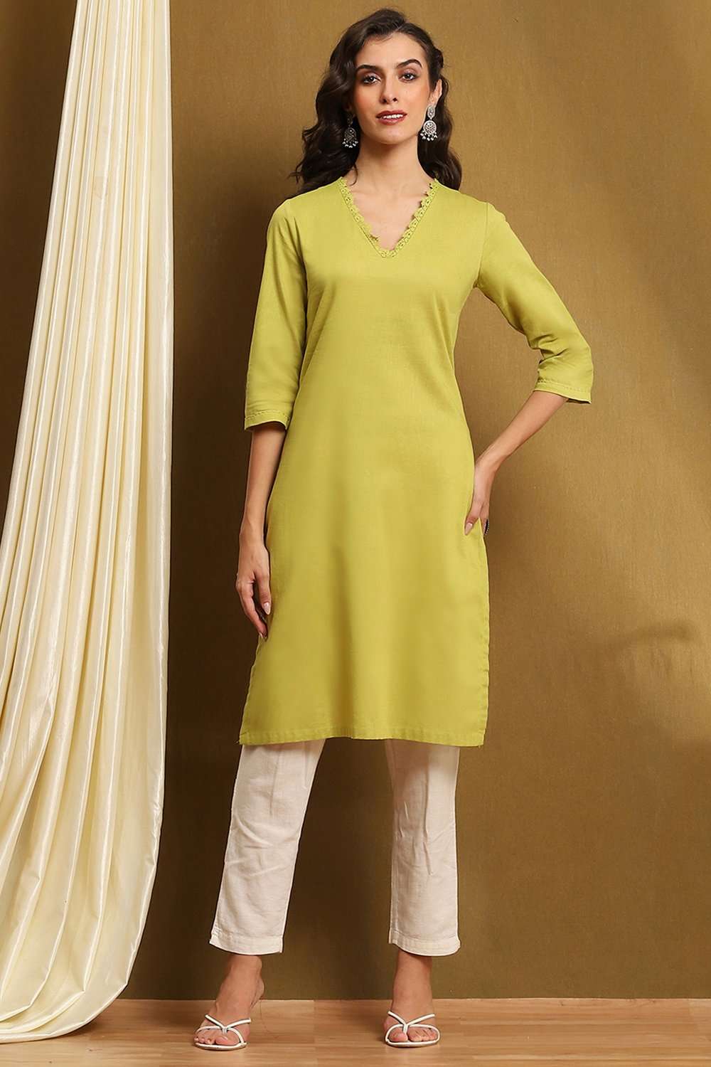 Green Cotton Blend Solid Straight Kurta image number 5