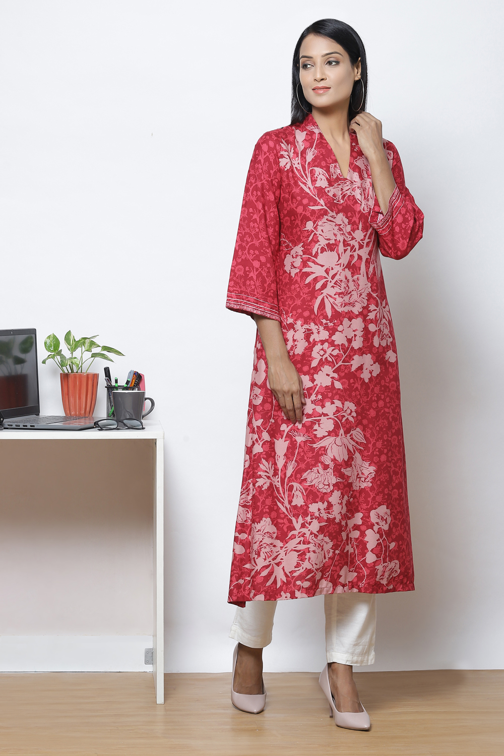 Red Straight LIVA Printed Kurta image number 3