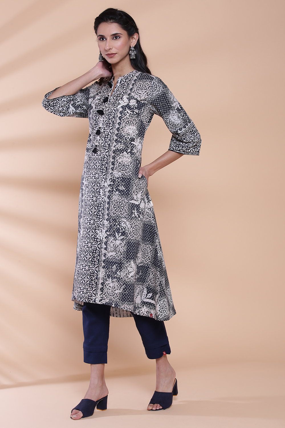 Black Cotton A-line Printed Kurta image number 2