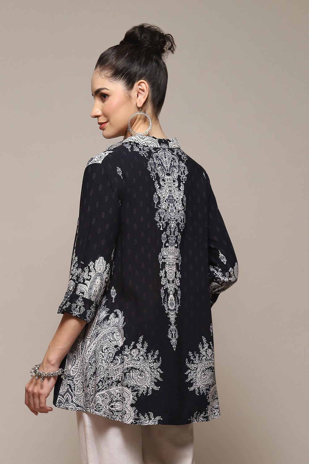 Black Rayon Straight Printed Shirt image number 4