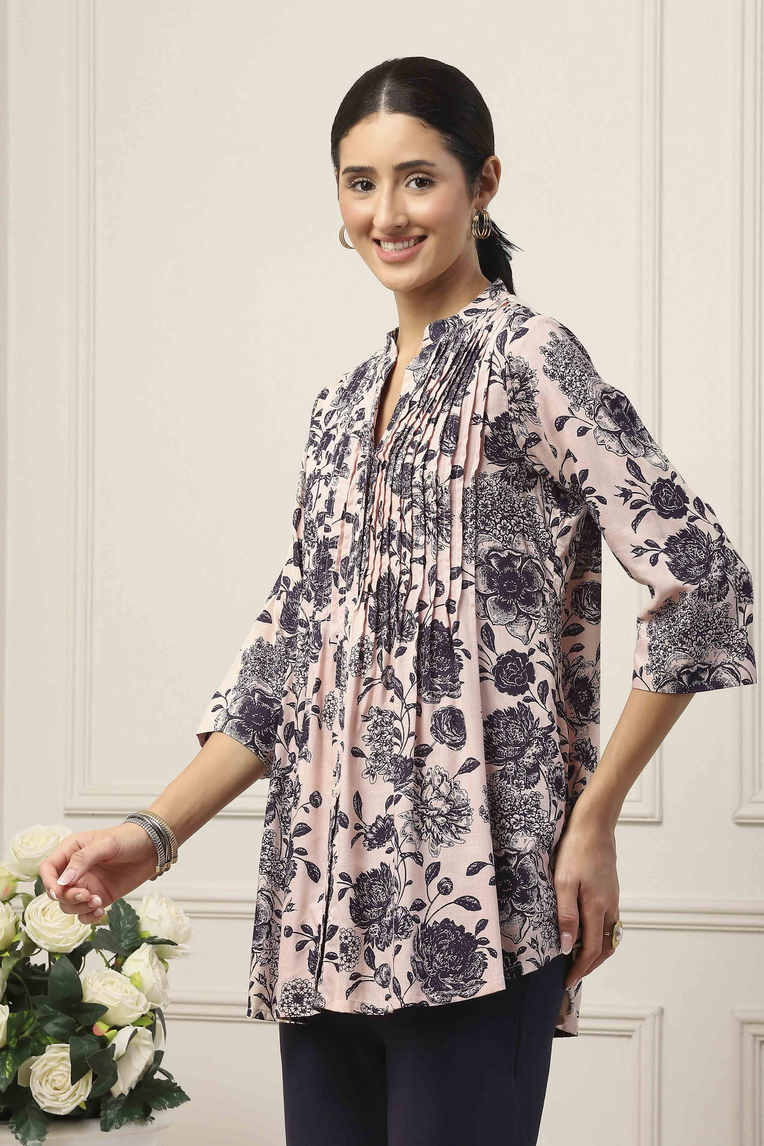 Beige Viscose Rayon Straight Kurta image number 2
