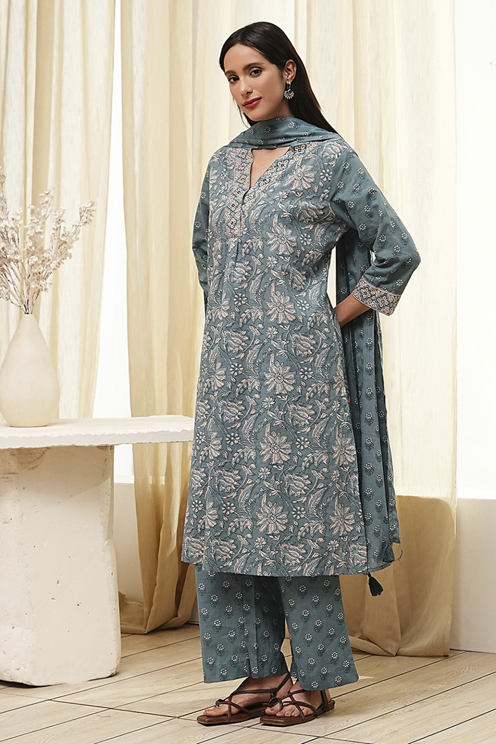 Green Cotton Printed Straight Suit Set image number 3