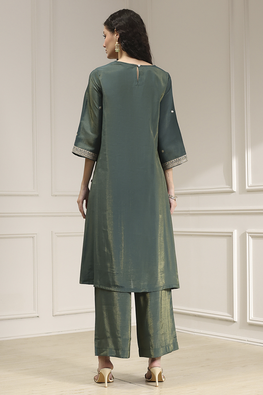 Green Viscose Rayon Straight Solid Suit Set image number 3