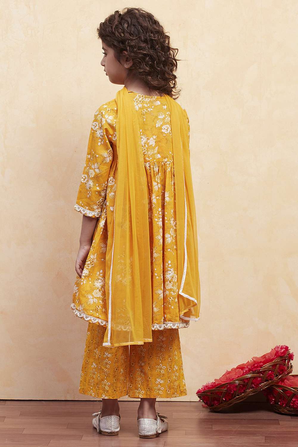 Yellow Cotton Gathered Suit Set image number 4