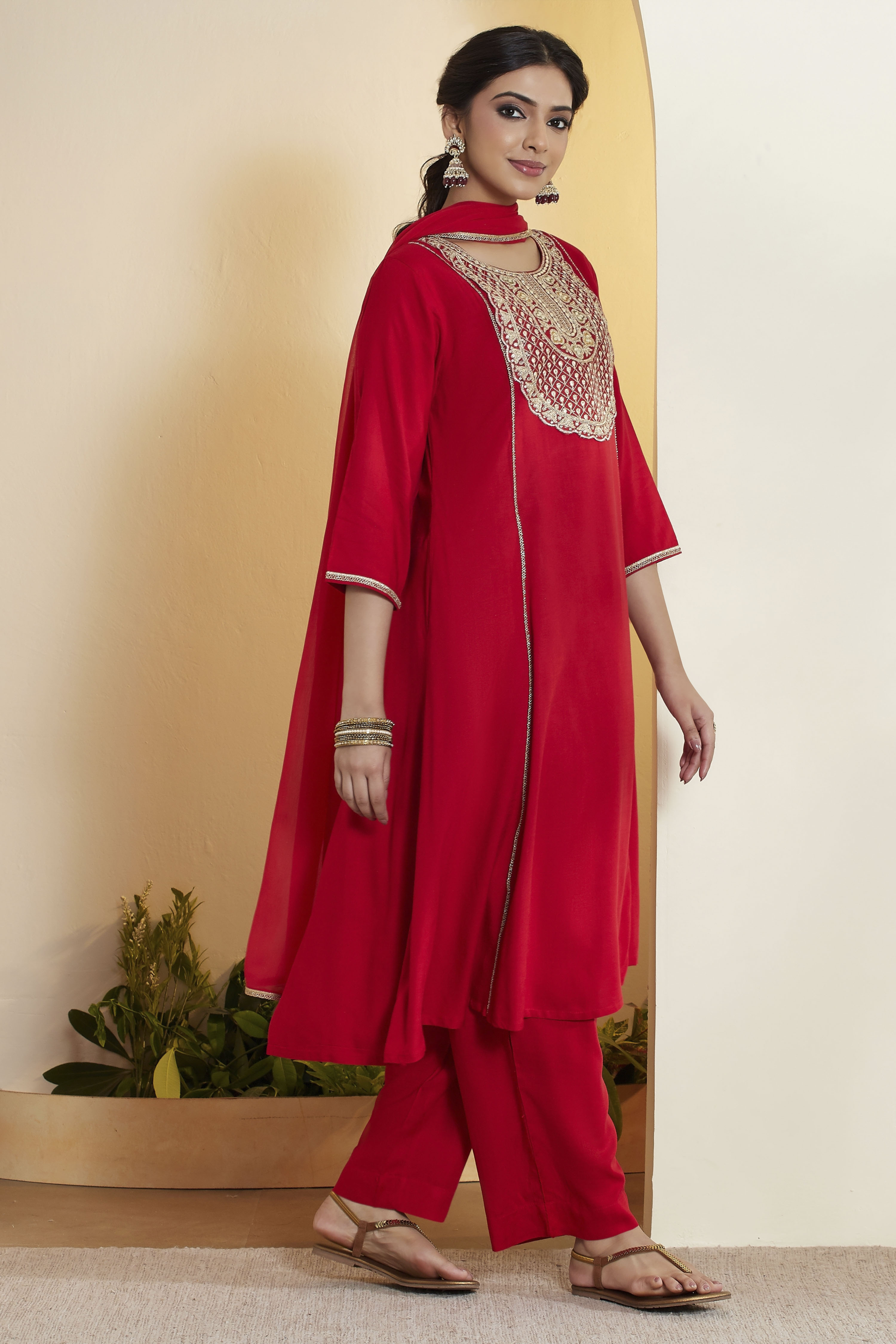 Black Viscose Rayon Yoke Design Straight Kurta Set image number 5