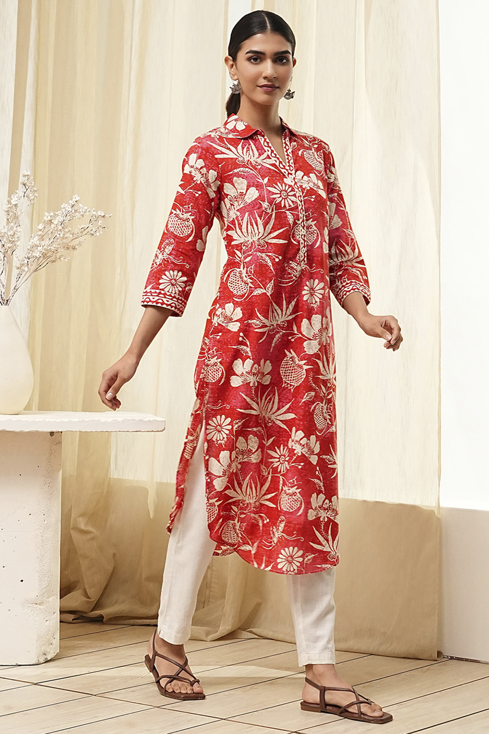 Red Pure Cotton Floral Straight Kurta image number 4
