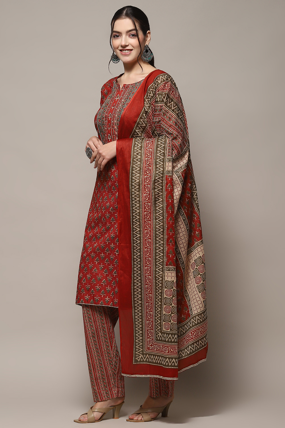 Green Cotton Unstitched Suit set image number 5