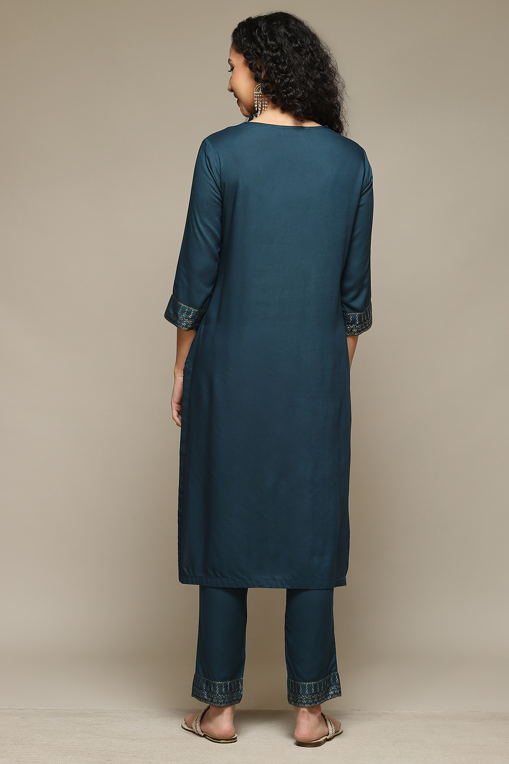 Plum Rayon Straight Kurta Pants 2 Piece Set image number 4