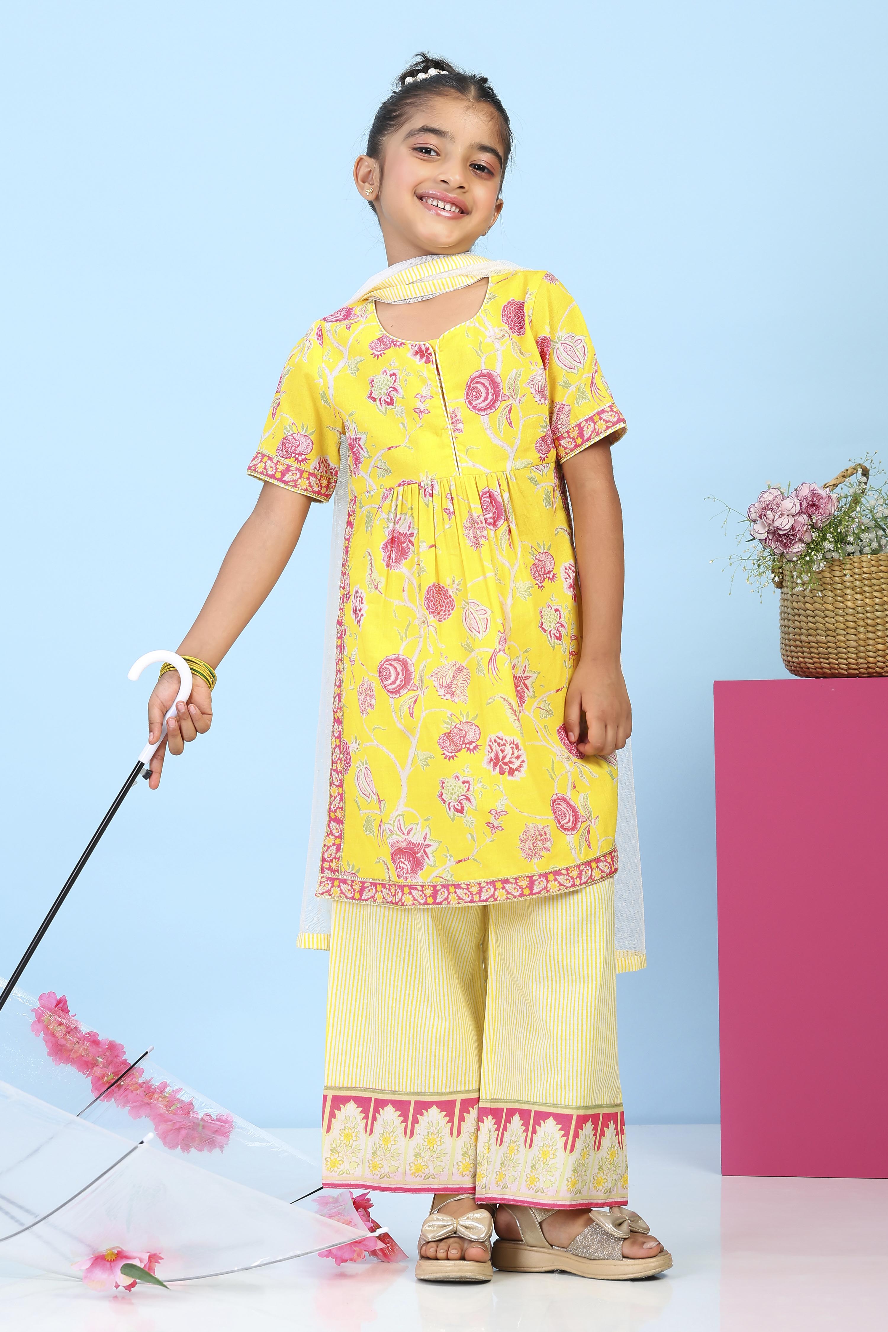 Yellow Cotton Printed Straight Suit Set image number 0