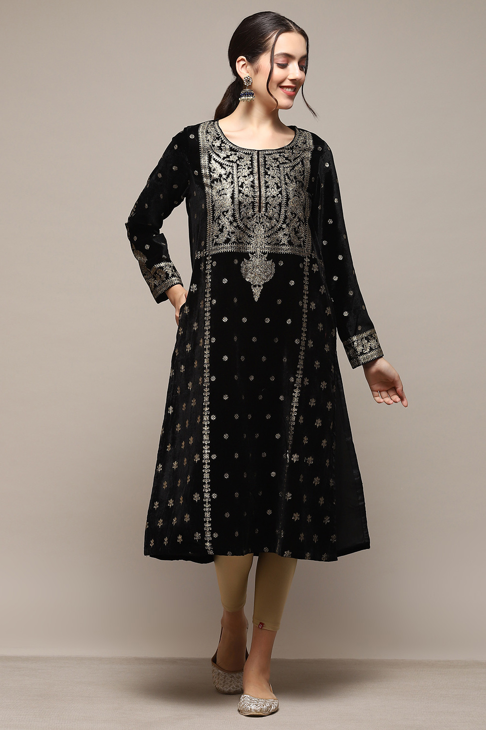 Brown Poly Velvet Straight Printed Kurta image number 5