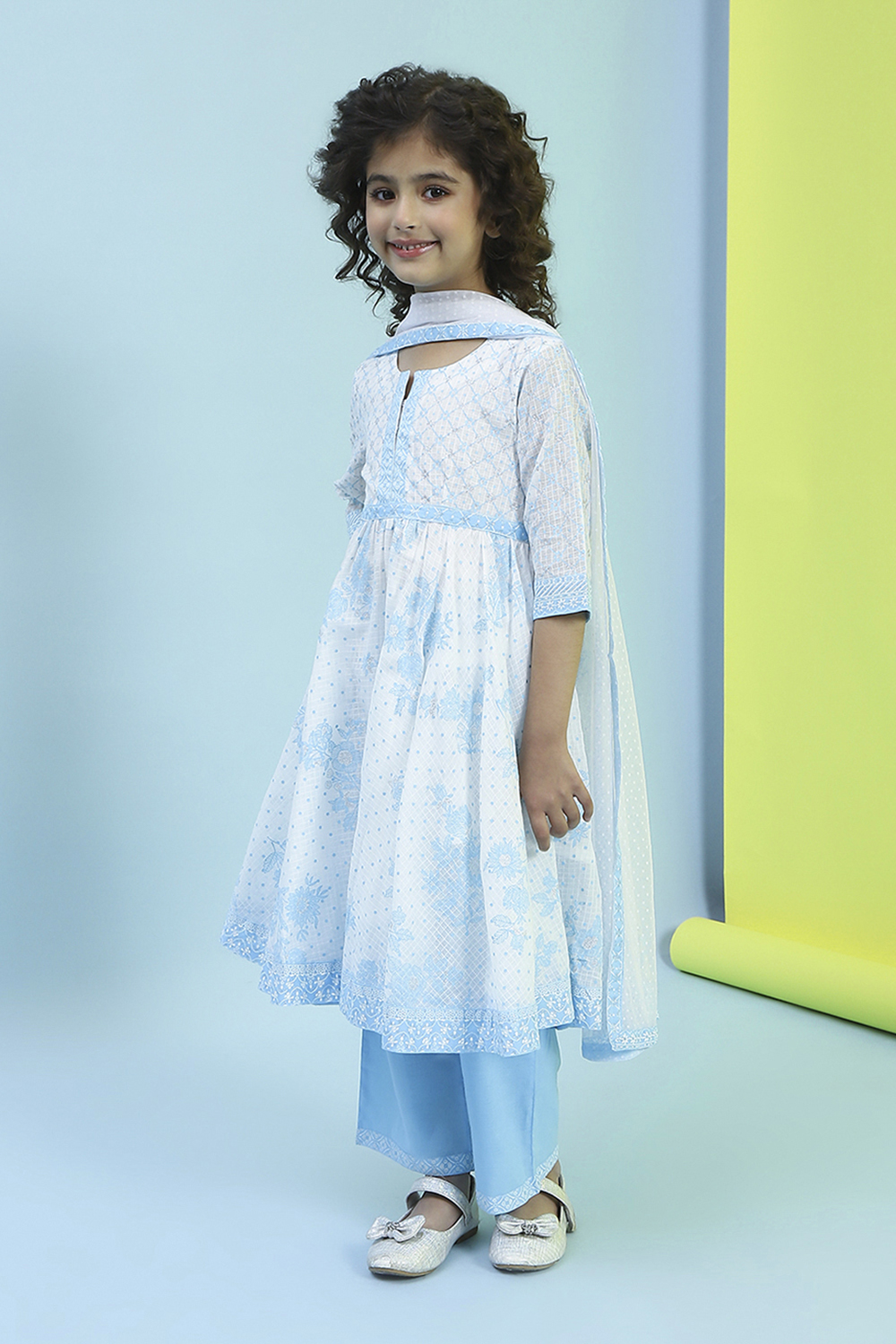 White Cotton Gathered Suit Set image number 3