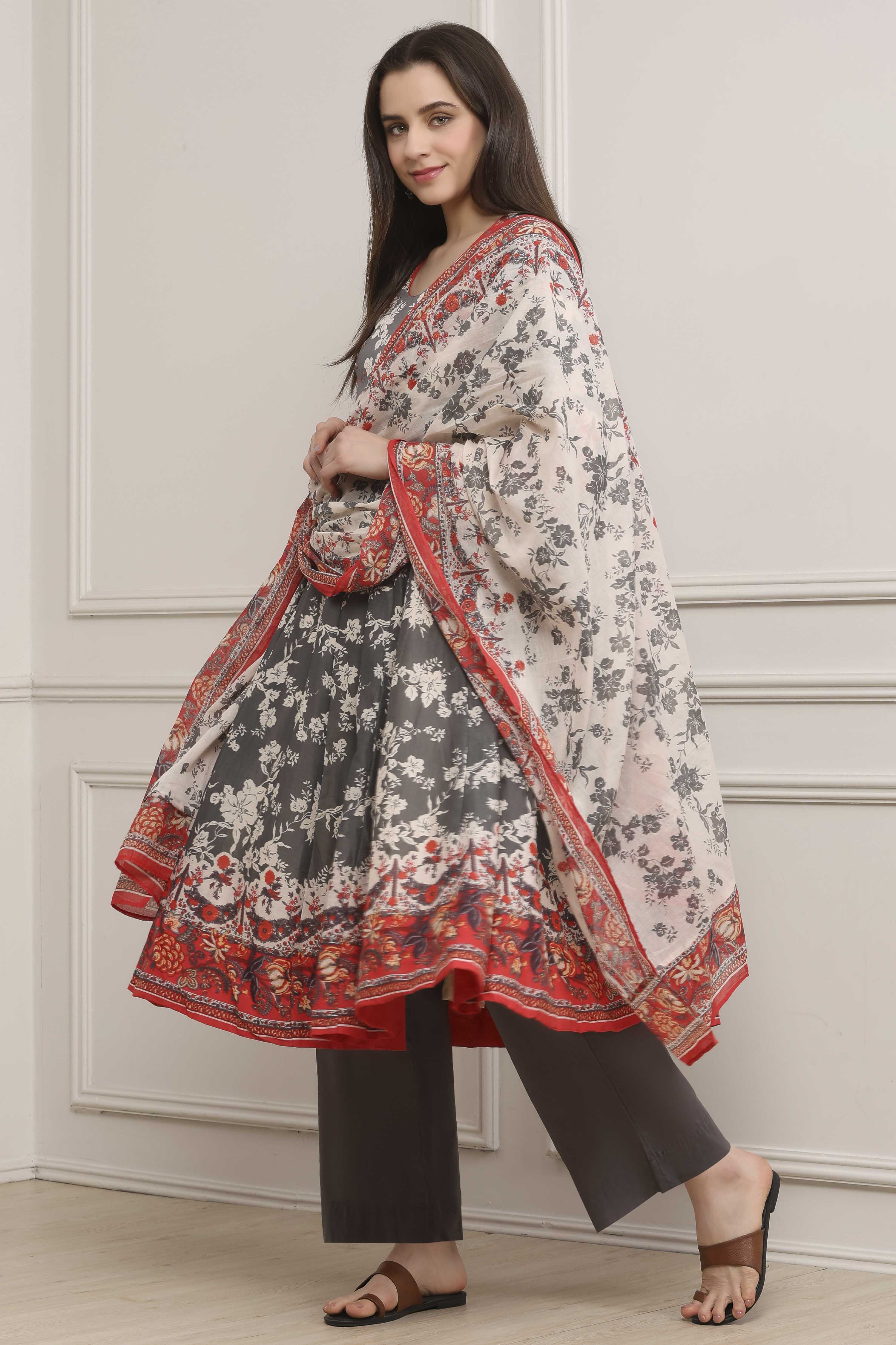 Grey Cotton Kalidar Suit Set image number 3