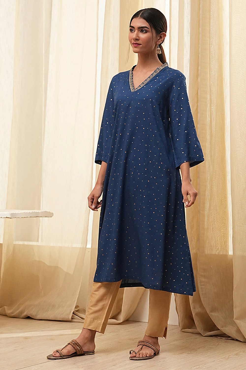 Blue Foil Printed Straight Kurta image number 2