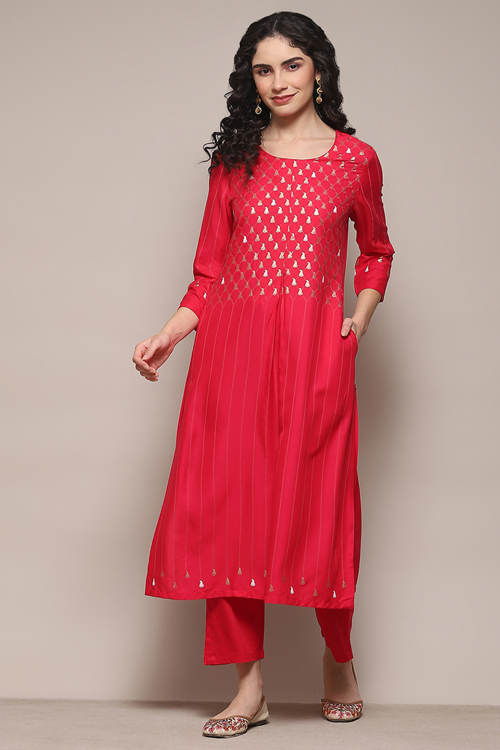 Fuchsia Rayon flax Narrow Kurta Pant Suit Set image number 6