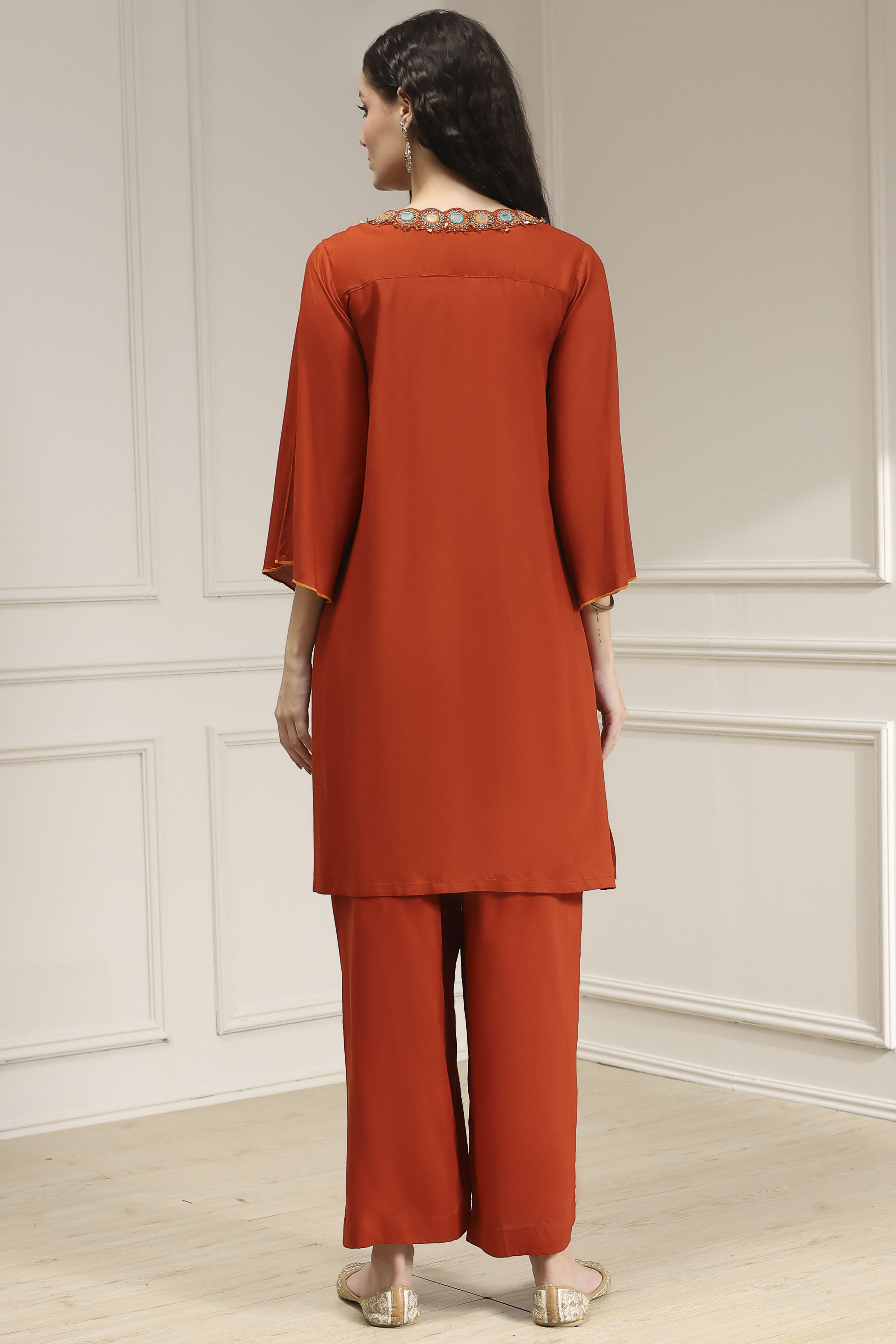 Black Solid Relaxed Straight Suit Set image number 4