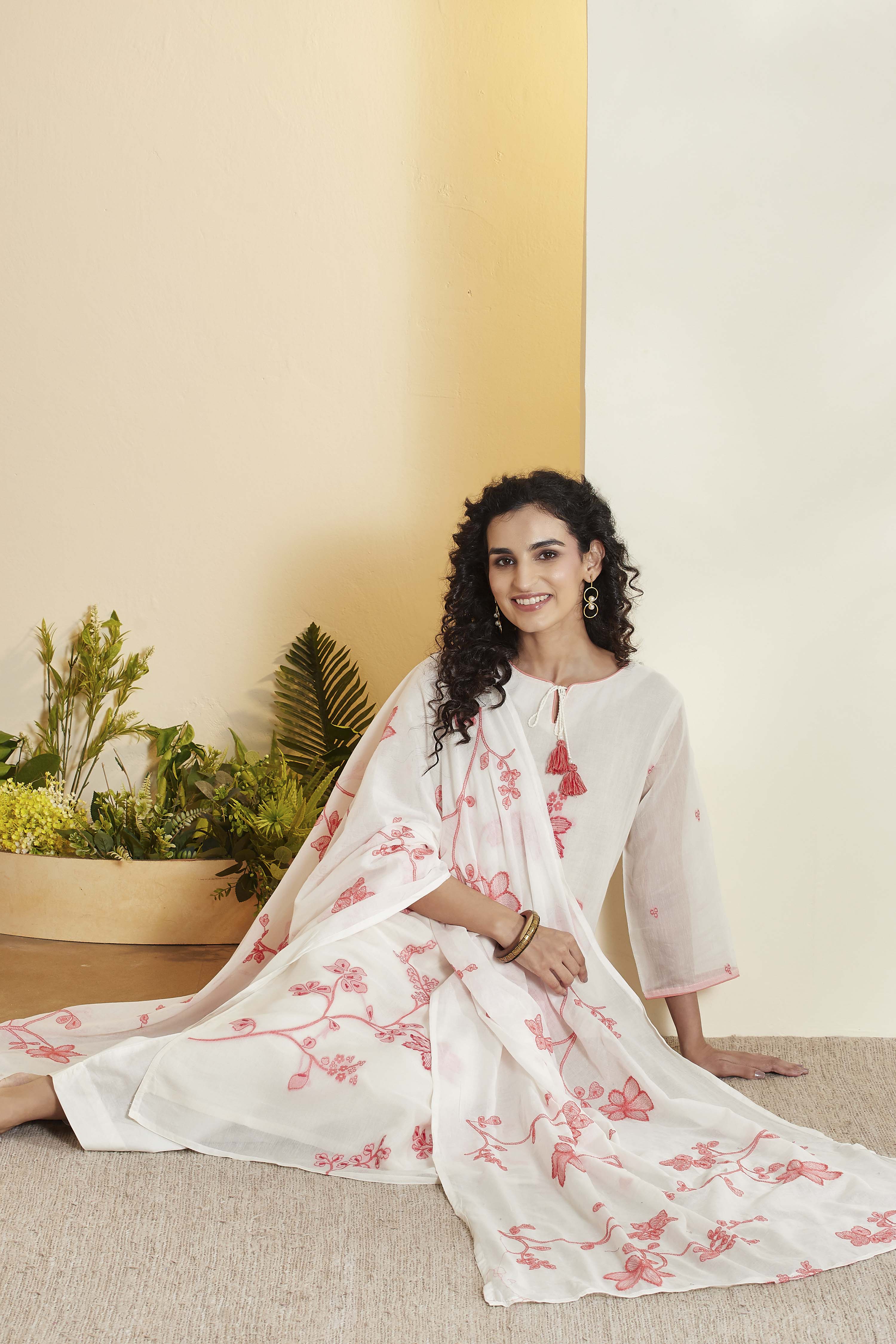 White Viscose Rayon Floral Straight Kurta Set image number 0
