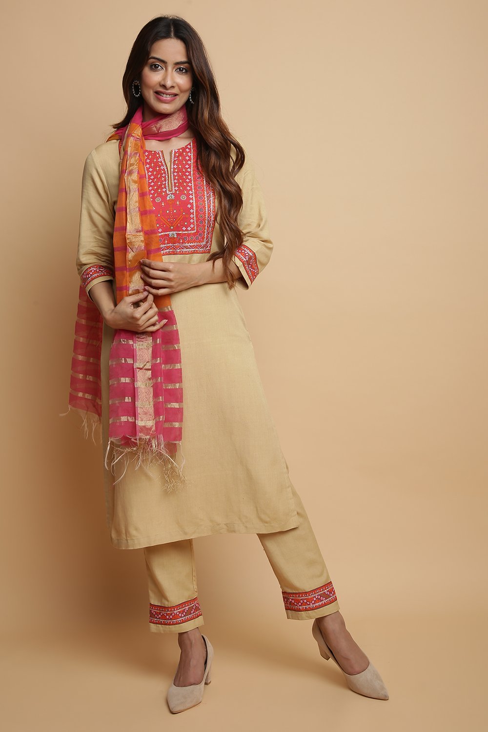 Mustard Rayon Straight Kurta Regular Pants Suit Set image number 4