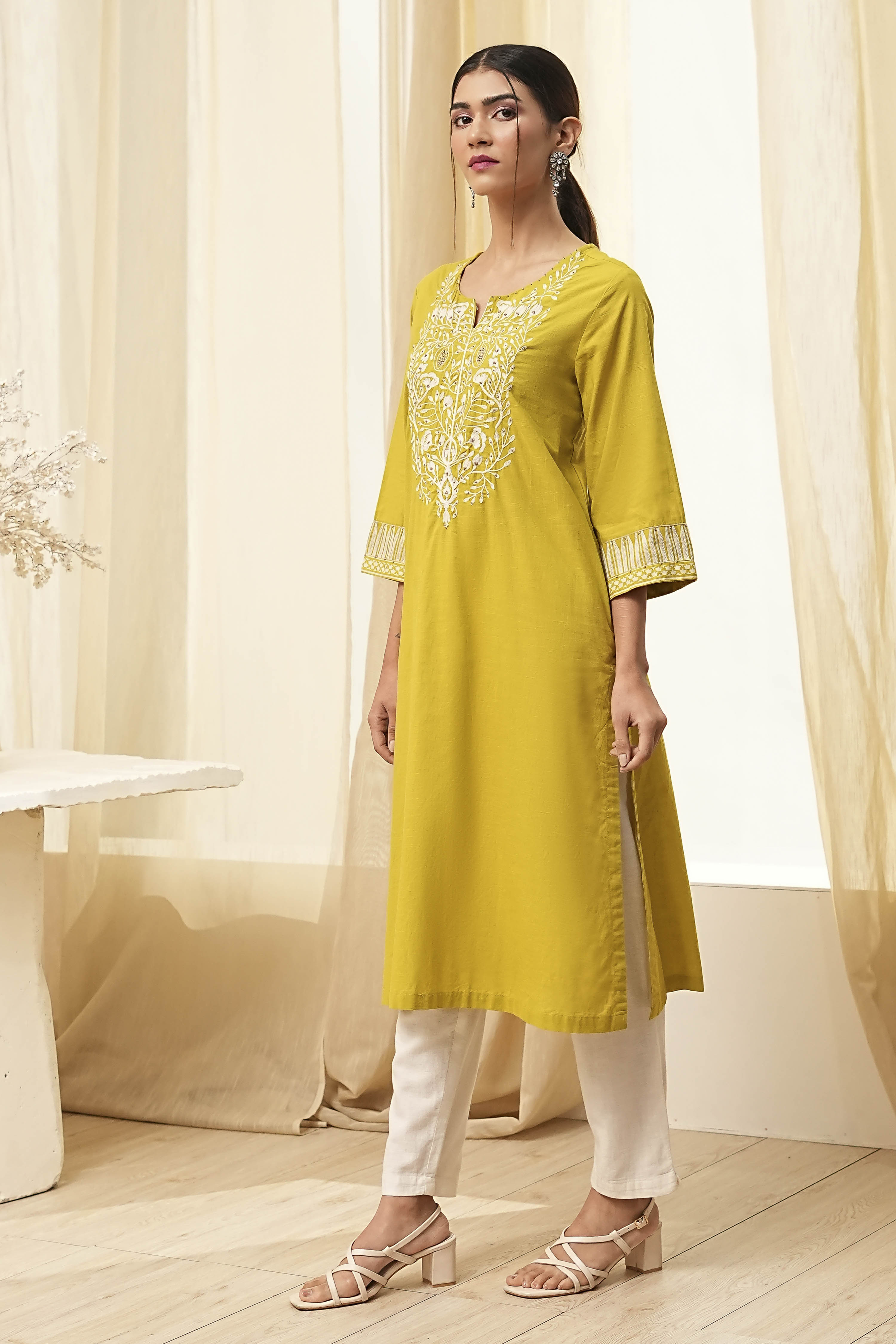 Black Pure Cotton Embroidered Straight Kurta image number 2