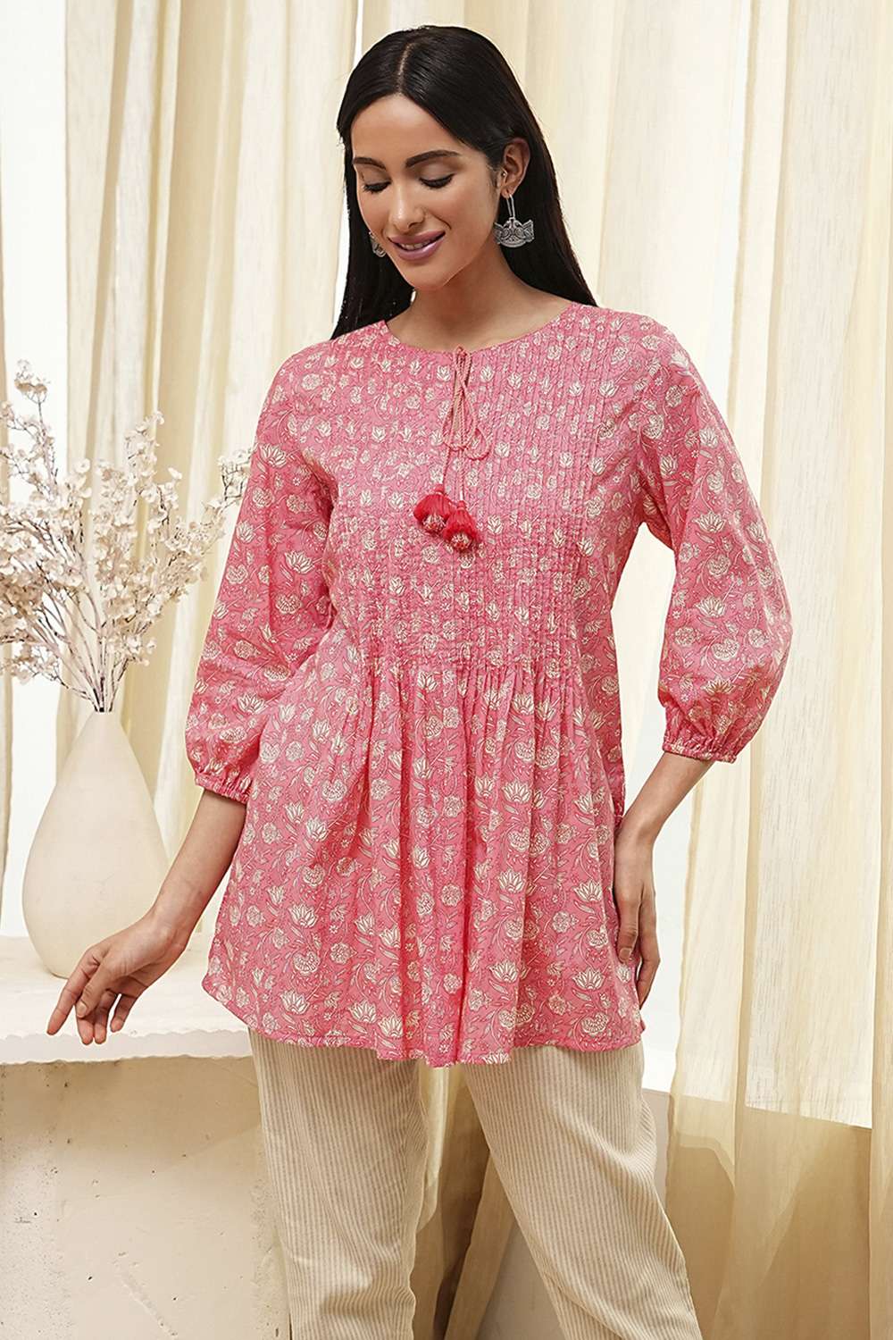 Coral Cotton Pleated Short Kurta image number 5