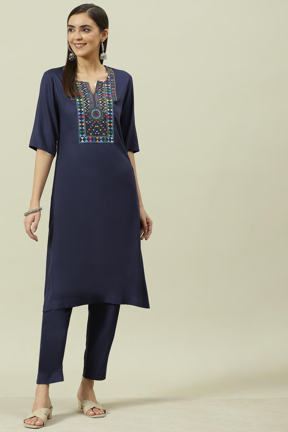 Sage Green Solid LIVA Straight Kurta Slim Pant Suit Set image number 5