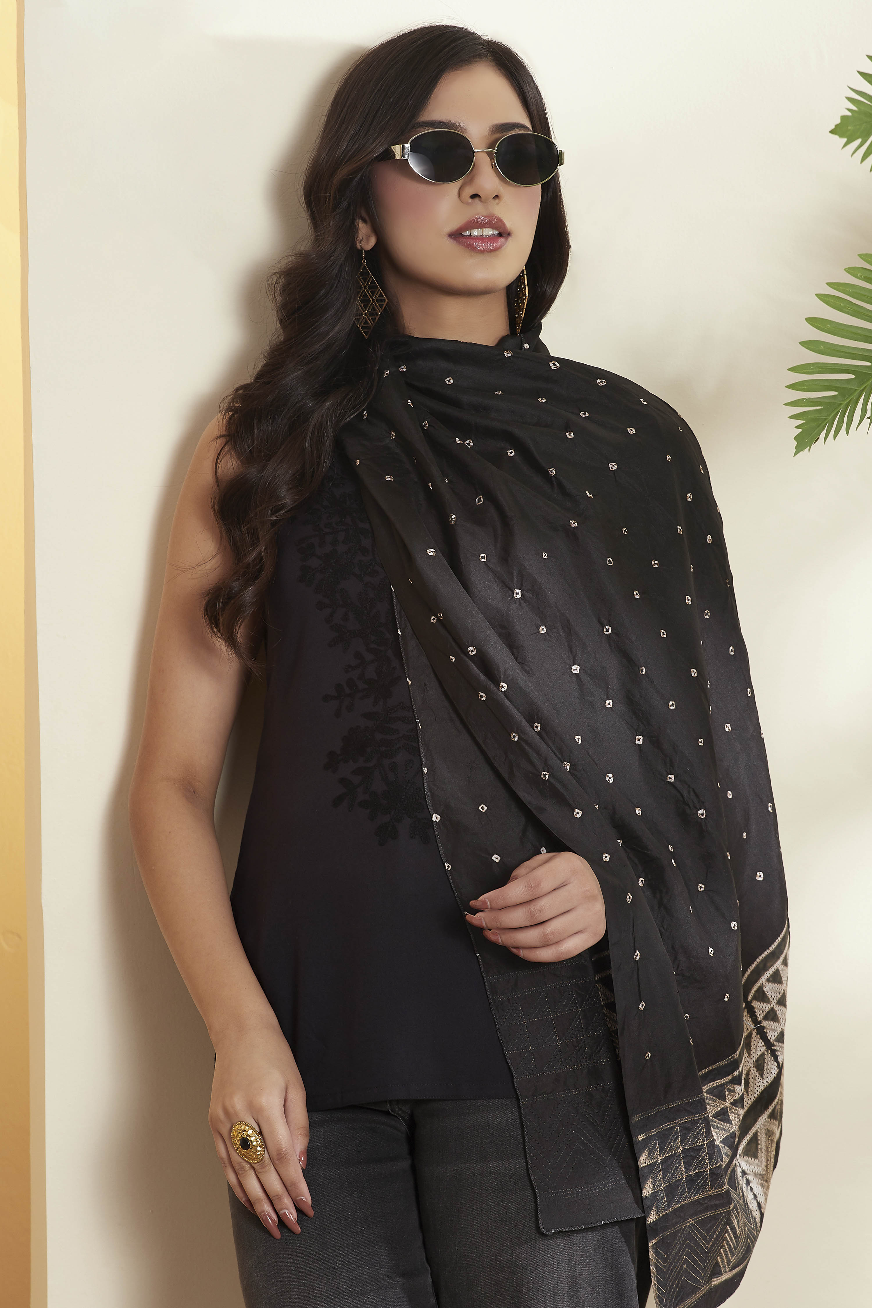 Black Mulberry Silk Bandhani Printed Stole image number 1