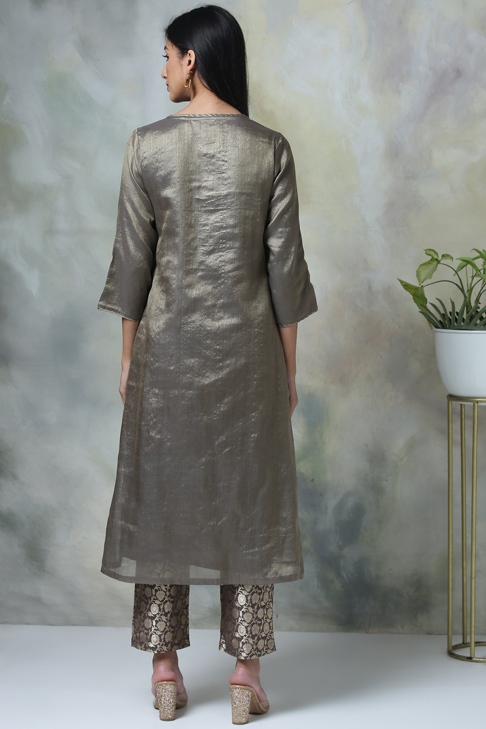 Brown Metallic Cotton Straight Kurta Pants Set image number 4