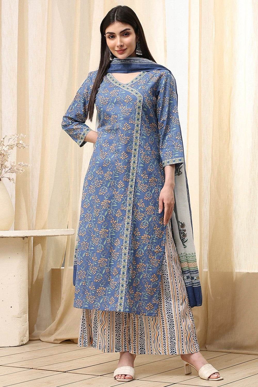 Turquoise Cotton Screen Print Unstitched Suit Set image number 1