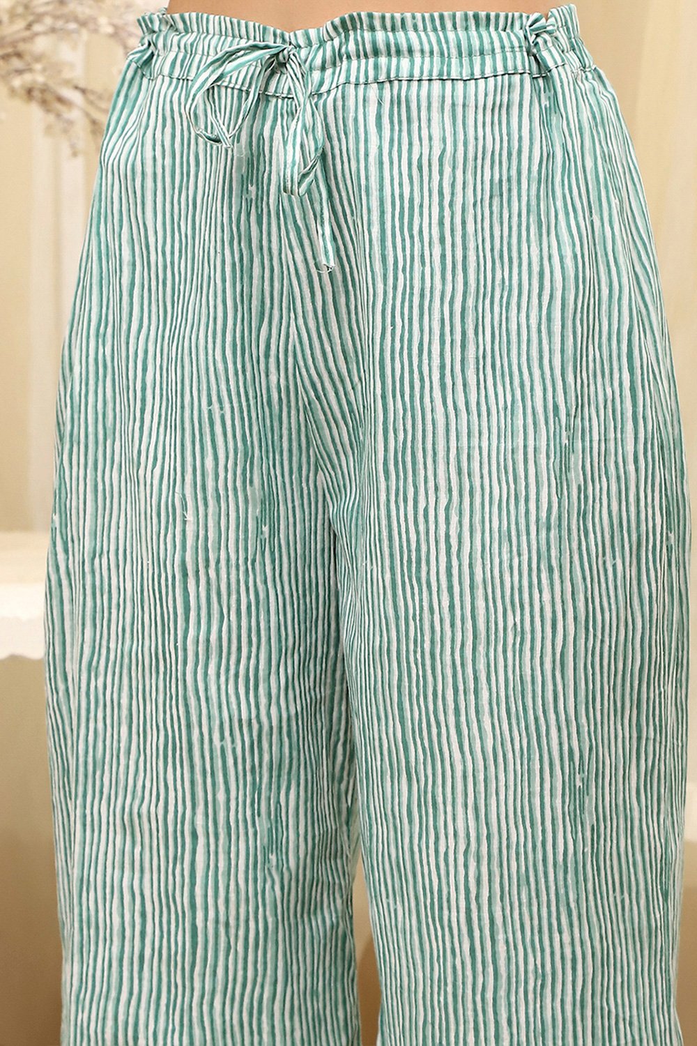 Green Cotton Screen Print Unstitched Suit Set image number 3