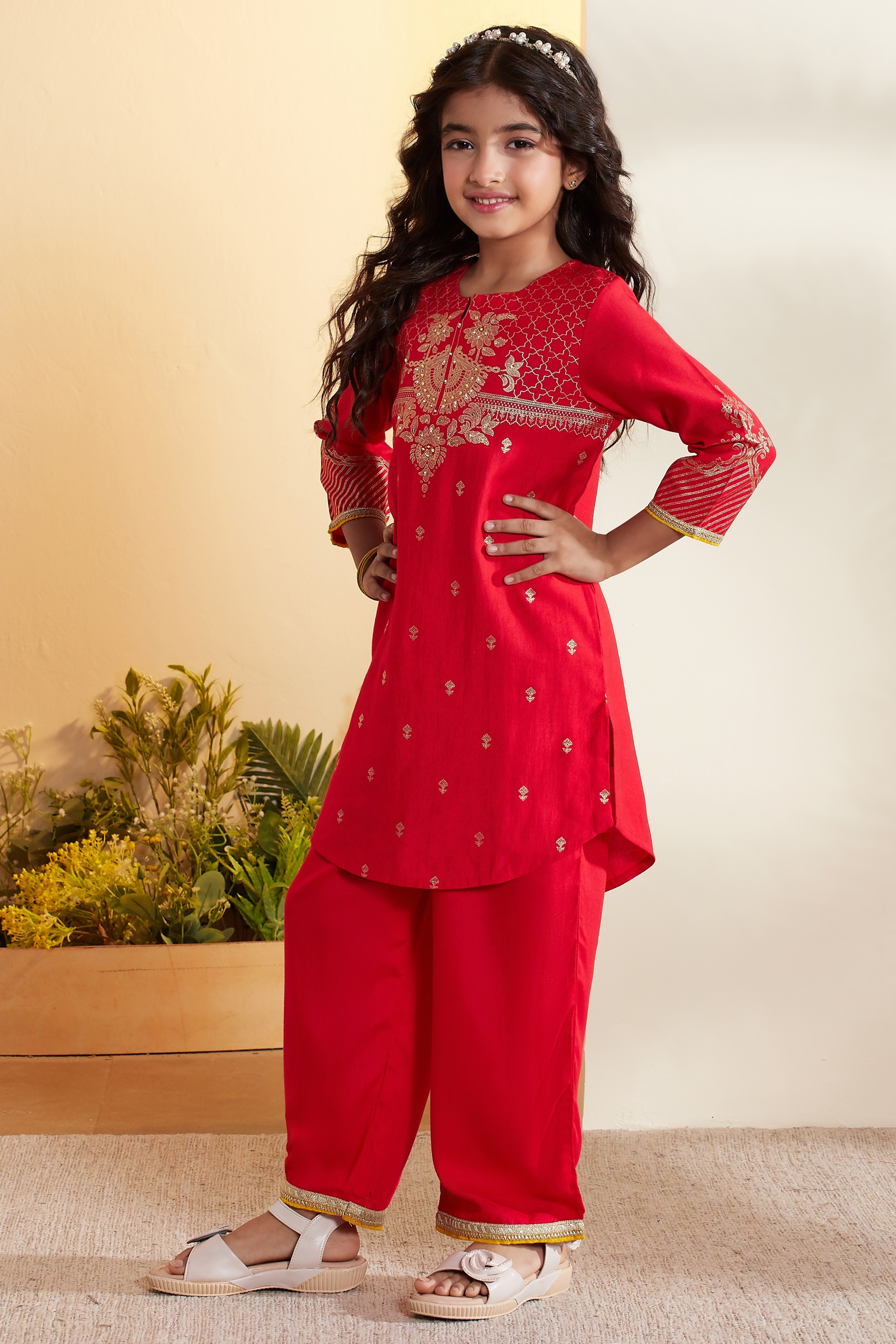 Red Ethnic Motif Printed Straight Kurta Set image number 3