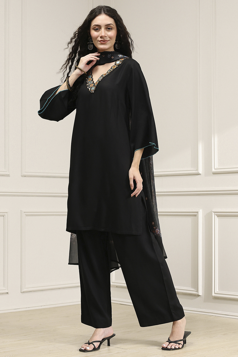 Black Solid Relaxed Straight Suit Set image number 3