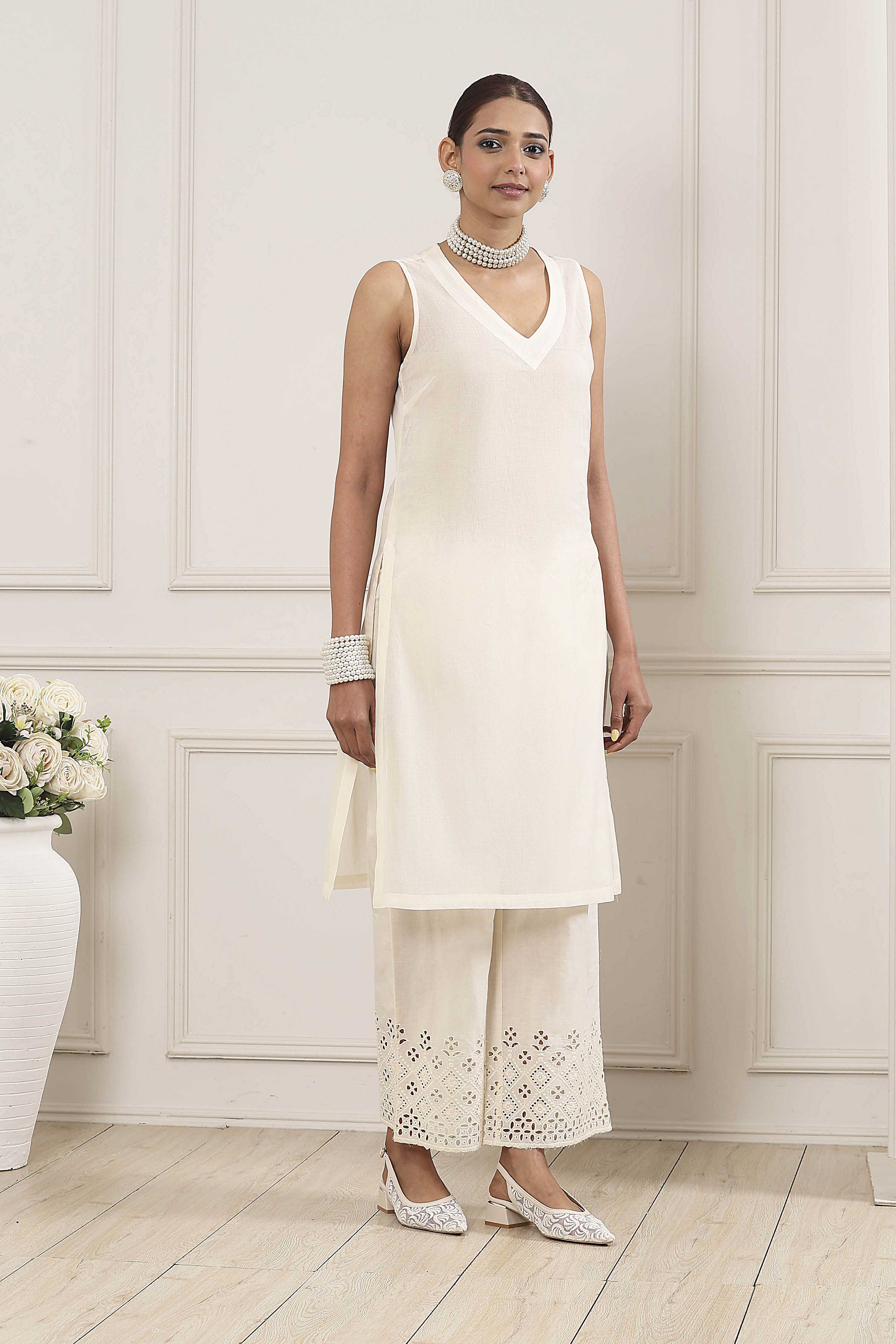 Cream-Toned Cotton Schiffli Straight Suit Set image number 5