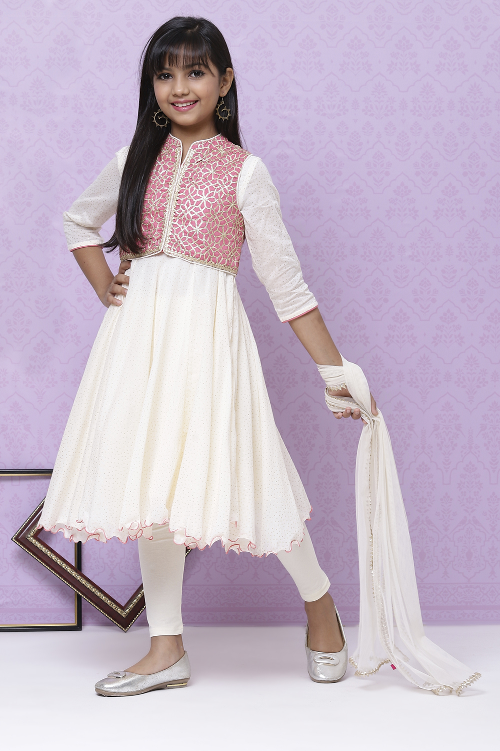 Off White Cotton Girls Anarkali Kurta Churidar Suit Set image number 7