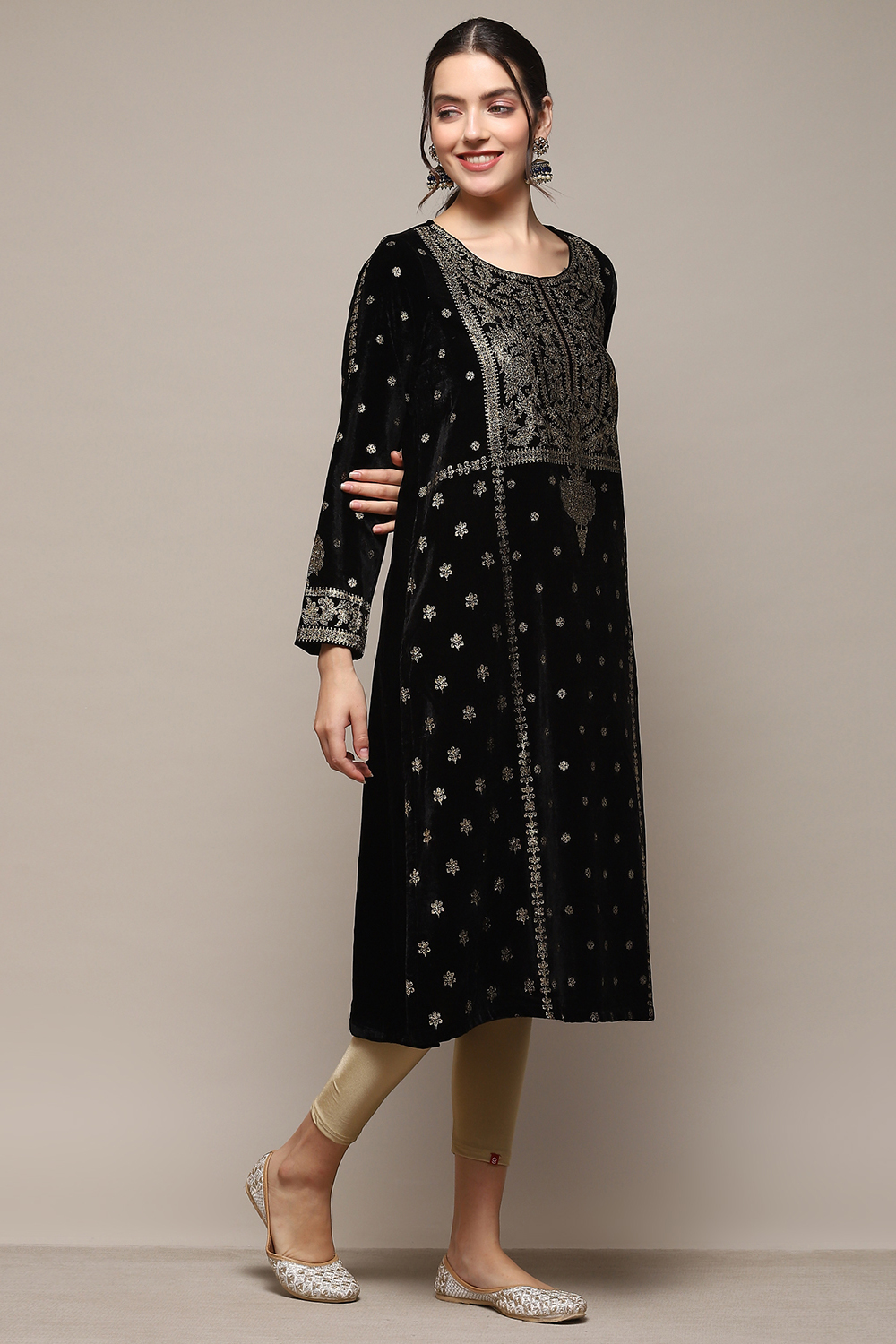 Brown Poly Velvet Straight Printed Kurta image number 4