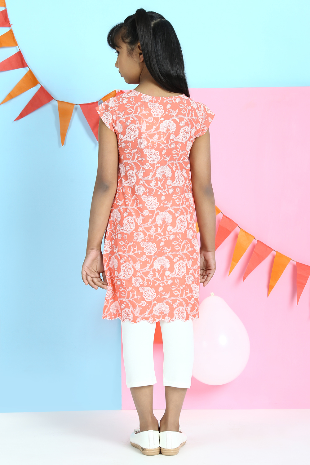 Coral Cotton Straight Printed Kurta & Carpri Set image number 5